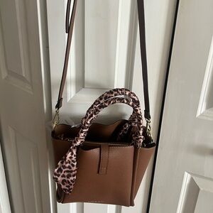 Stylish Brown Tote Bag with Leopard Print Handle